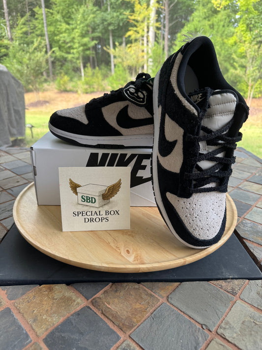 Nike Dunk Low Retro SE
Panda-Monium White Black Suede
11.5 M
IB2990-100
